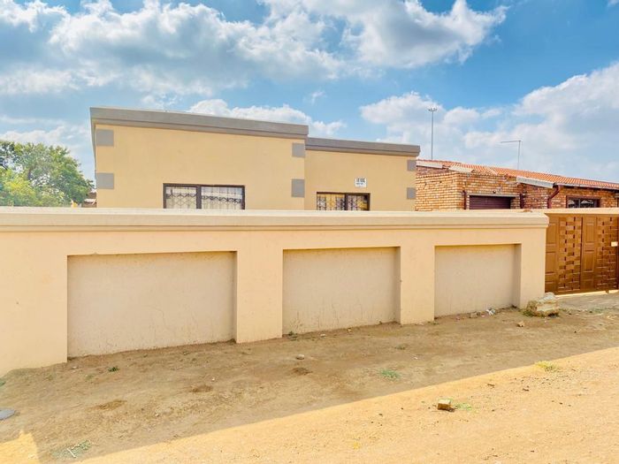 Tsakane Ext 8 Houses for sale