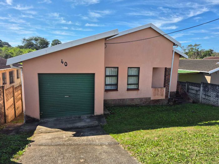 Haven Hills House For Sale: 3 Bedrooms, 2 Bathrooms, Garage, Close to Amenities.