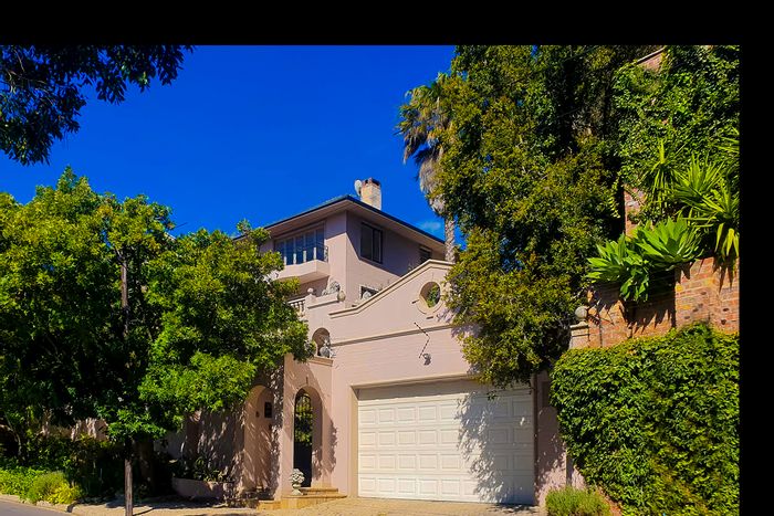 Higgovale House For Sale: 4 beds, pool, views, secure parking, and storage.