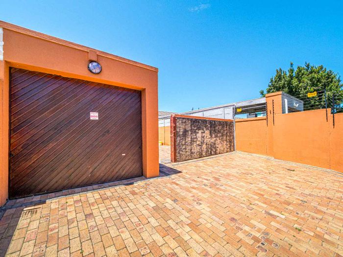 For Sale: Kenilworth house with 2 beds, garage, braai area, and parks nearby.
