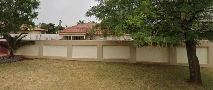 Spacious seven-bedroom house for sale in Clayville with cinema and double garage.