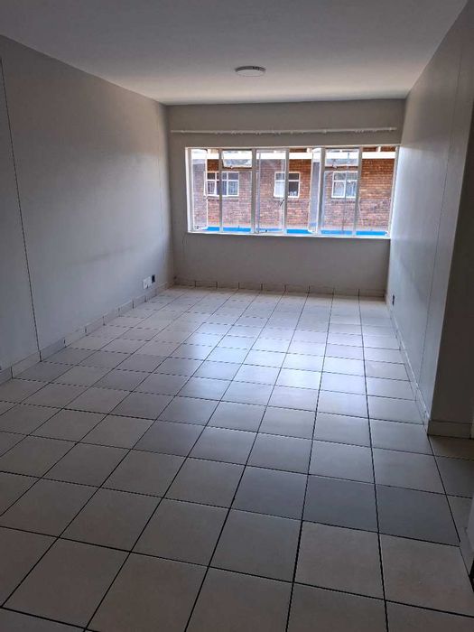 2 Bedroom Apartment To Rent in Pretoria North with Garage and Convenient Amenities.