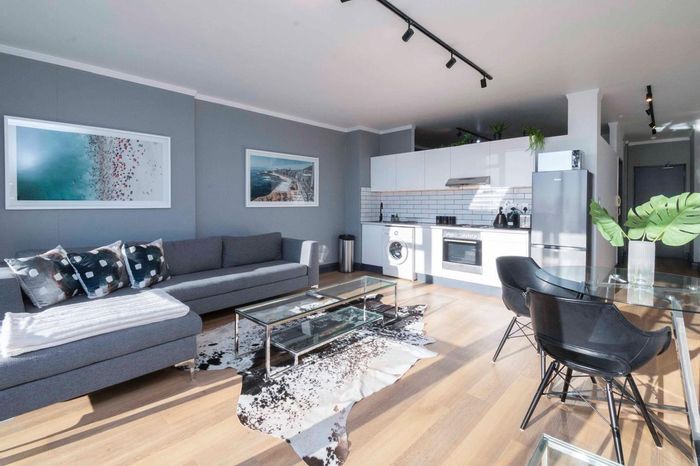1-Bedroom apartment in Cape Town City Centre with gym, pool, and secure parking. To Rent.