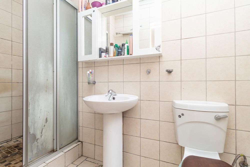 Main bedroom en-suite