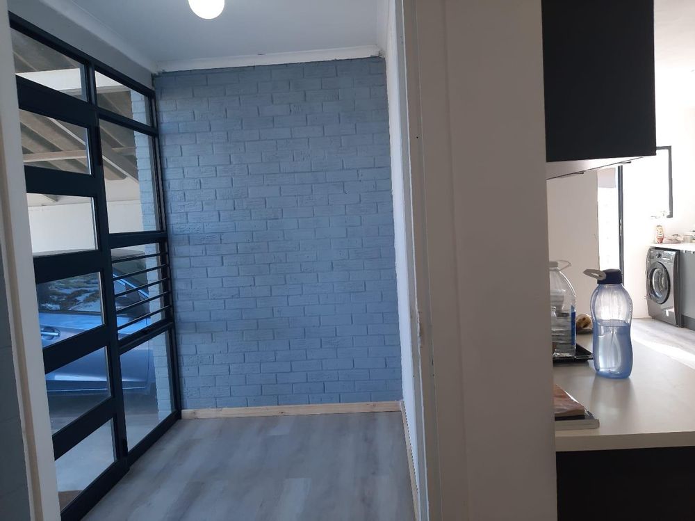 To Rent House in Bothasig with 3 bedrooms, large kitchen, and secure