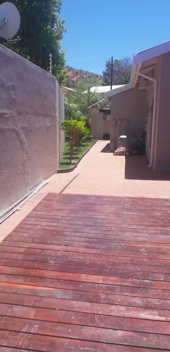 Klein Windhoek House To Rent: 3 Bedrooms, Lapa, Study, Double Garage, Staff Accommodation.