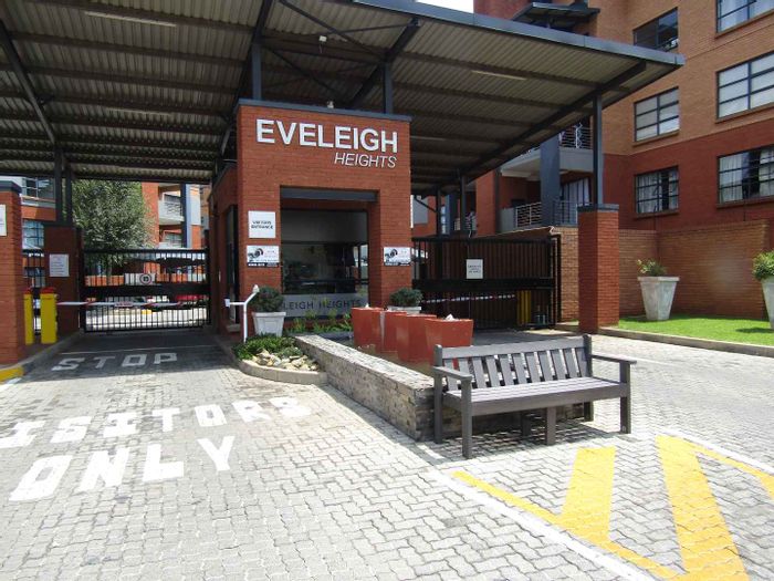 Eveleigh Apartment For Sale: Top-floor unit with gym, restaurant, and security features.