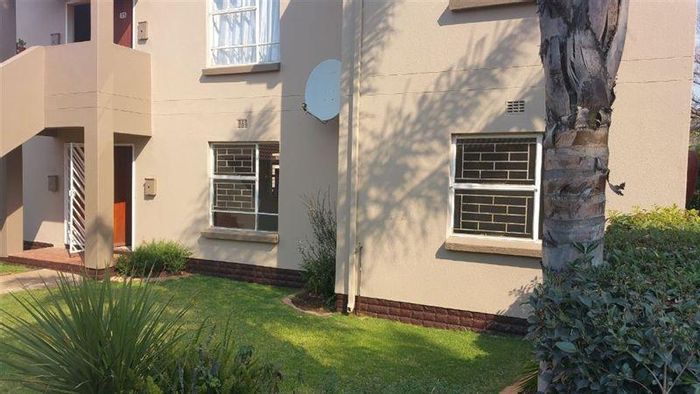 2 Bedroom Townhouse for Sale in Bonaero Park with Pool and Carport.