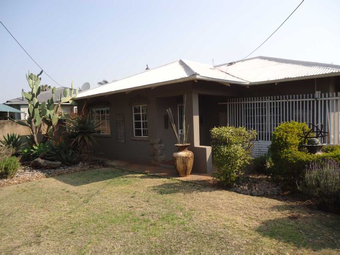 Property #2185601, House for sale in Rietfontein