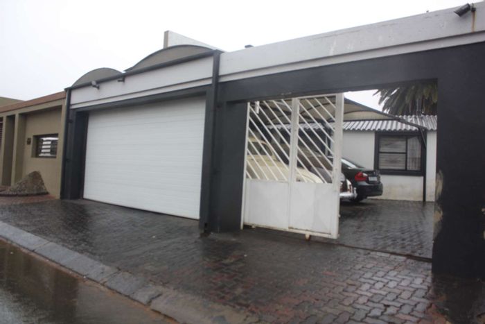 Property #2024023, House pending sale in Diepkloof Zone 5