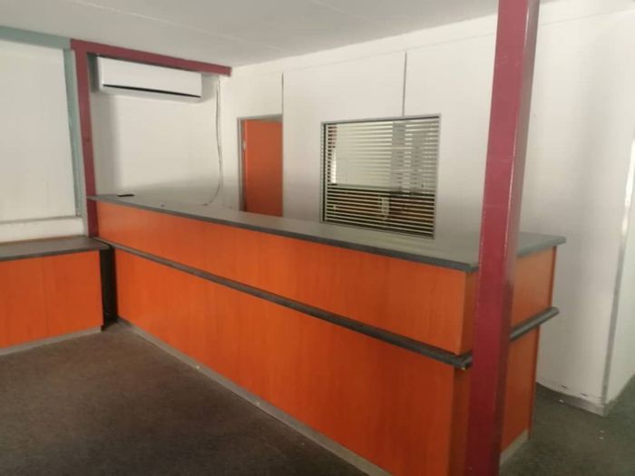 Property #1381544, Office rental monthly in Southern Industrial