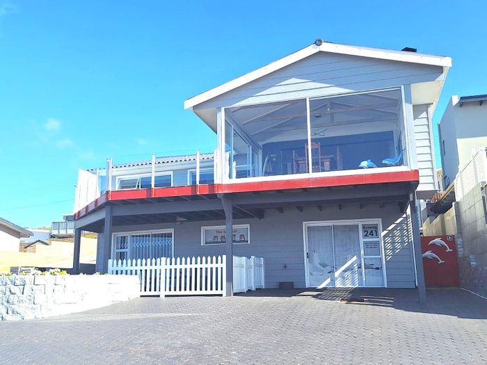 Beachfront House in Tergniet For Sale: Sea views, flat, garage, and security features.