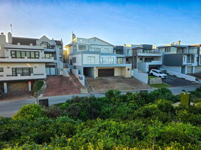Property #2391583, House For Sale in Stilbaai Oos