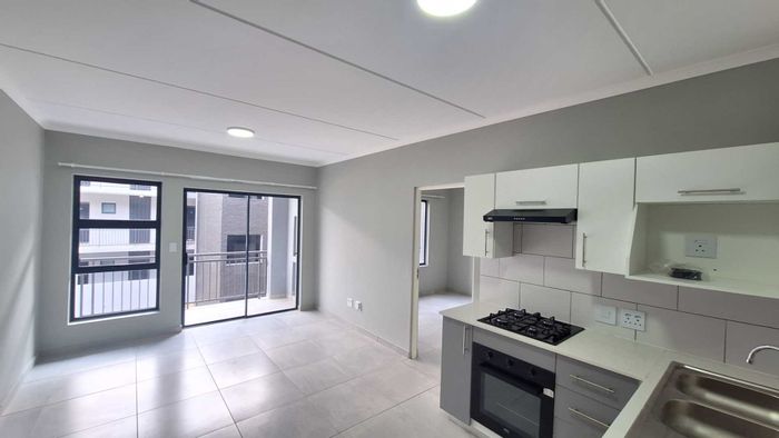 To Rent: 1-Bedroom Apartment in Ferndale with Gym, Balcony, and Laundry Facilities.