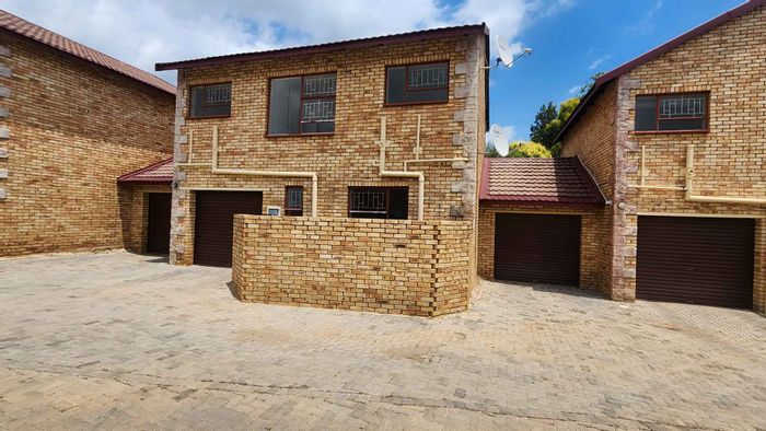 Property #2212111, Townhouse rental monthly in Wilgeheuwel