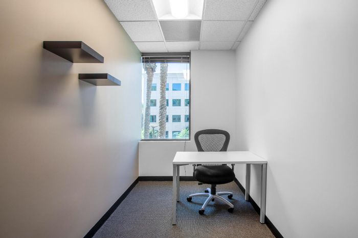 To Rent: Office Space in Founders Hill with Flexible Membership and Amenities