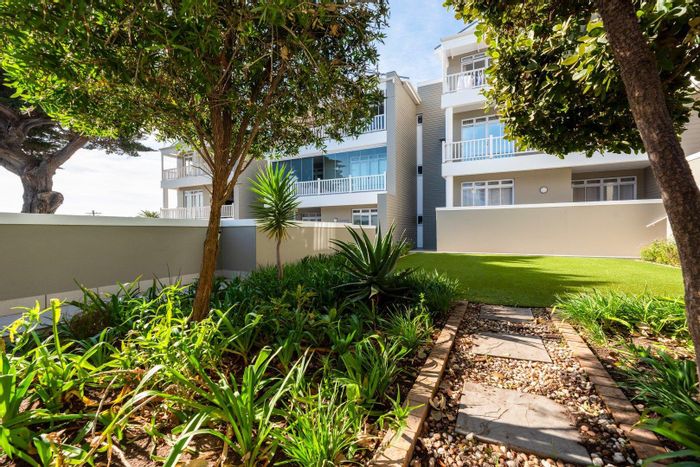 Seaforth Apartment For Sale: Spacious Ground Floor Unit with Garden and Pool Access