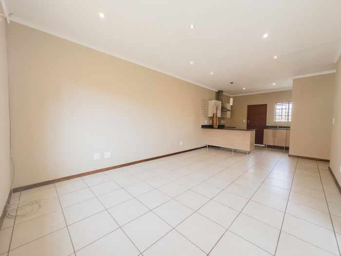 Property #2175753, Townhouse for sale in Mooikloof Ridge