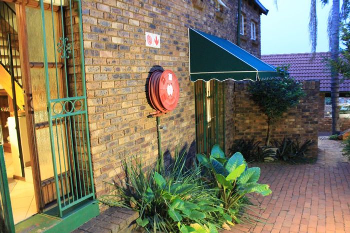 Property #2250403, Townhouse for sale in Garsfontein