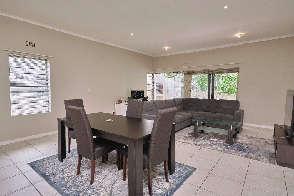 For Sale House in Plattekloof with pool, gym, clubhouse, and 24hour