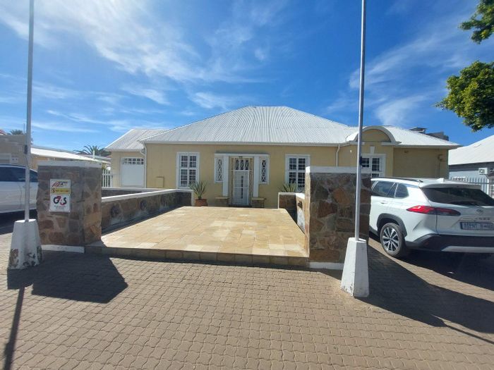 Property #2165221, Business pending sale in Windhoek Cbd