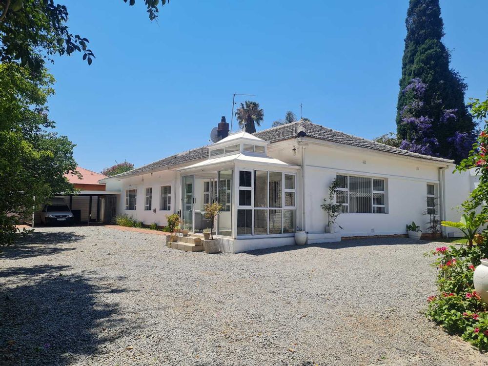 Office block with ample parking on site