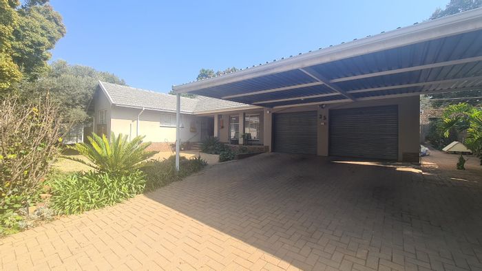 Property #2176882, House for sale in Van Riebeeck Park