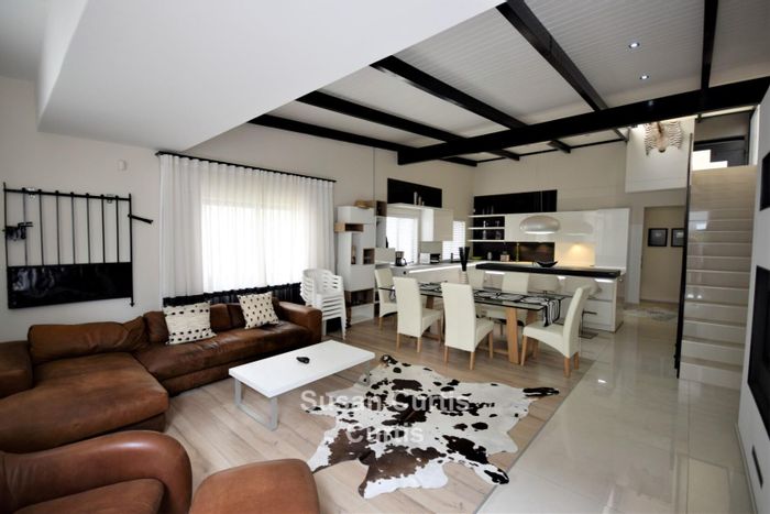 Kramersdorf Townhouse To Rent: 3 Bedrooms, Indoor Braai, Tandem Garage.