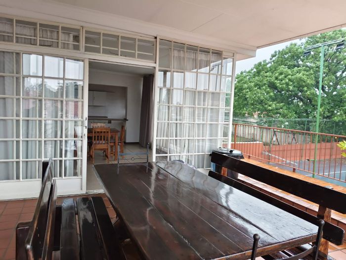 Lambton Apartment To Rent: 2 bedrooms, en suites, balcony, open plan living.