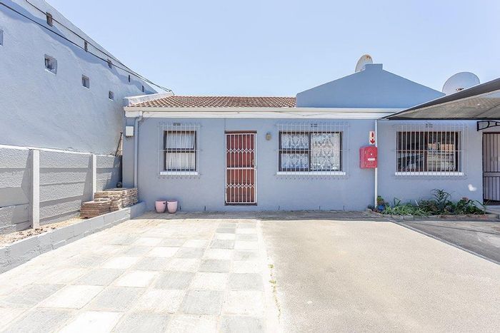 For Sale: 2-bedroom townhouse in Parow Valley with gated security and parking.