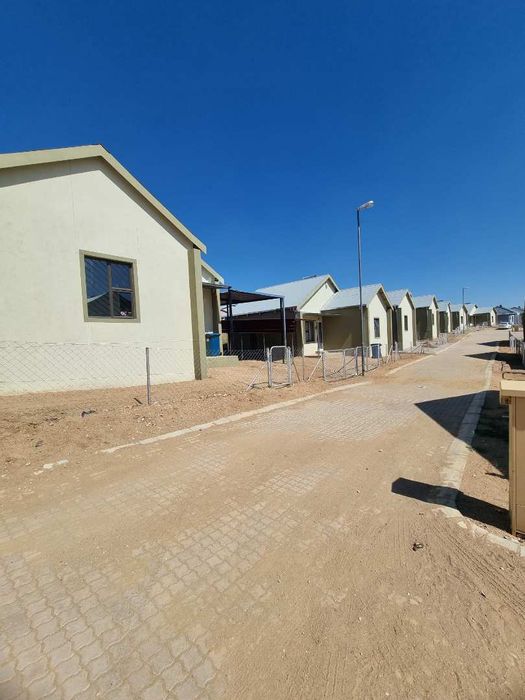 Property #2331184, Townhouse For Sale in Otjomuise