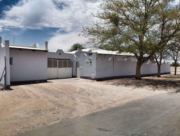 For Sale: House in Mariental Central with guest rooms, large erf, and rental potential.