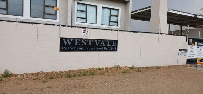 For Sale: Townhouse in Pioniers Park with 24-hour security, double garage, and playground.