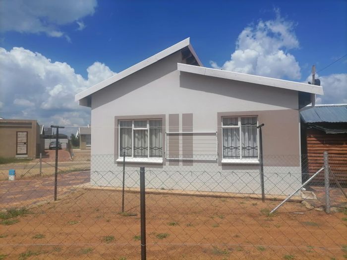 Property #2134716, House rental monthly in Savanna City