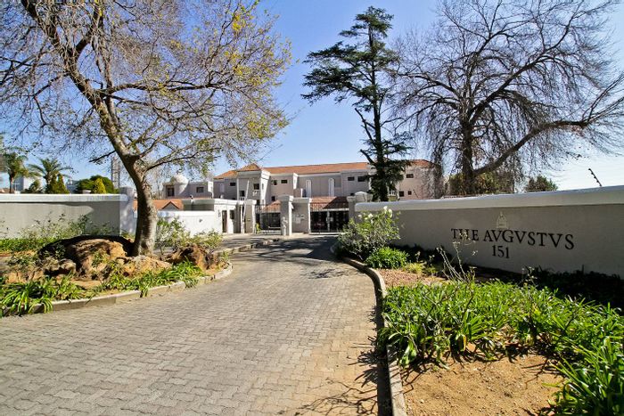 Stylish 2 Bed Apartment For Sale in Strathavon Complex