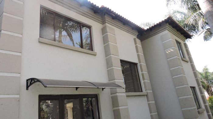 5-bedroom house for sale in Moreleta Park with pool, braai area, and staff quarters.