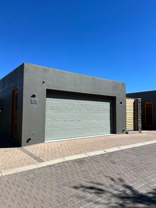 Klein Windhoek Townhouse For Sale: 3 Bedrooms, Pool, Gated Community, Double Garage.