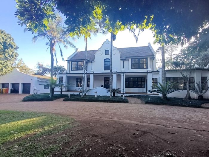 Hillcrest Central Office To Rent: 24-hour security, ample parking, spacious layout, garden.
