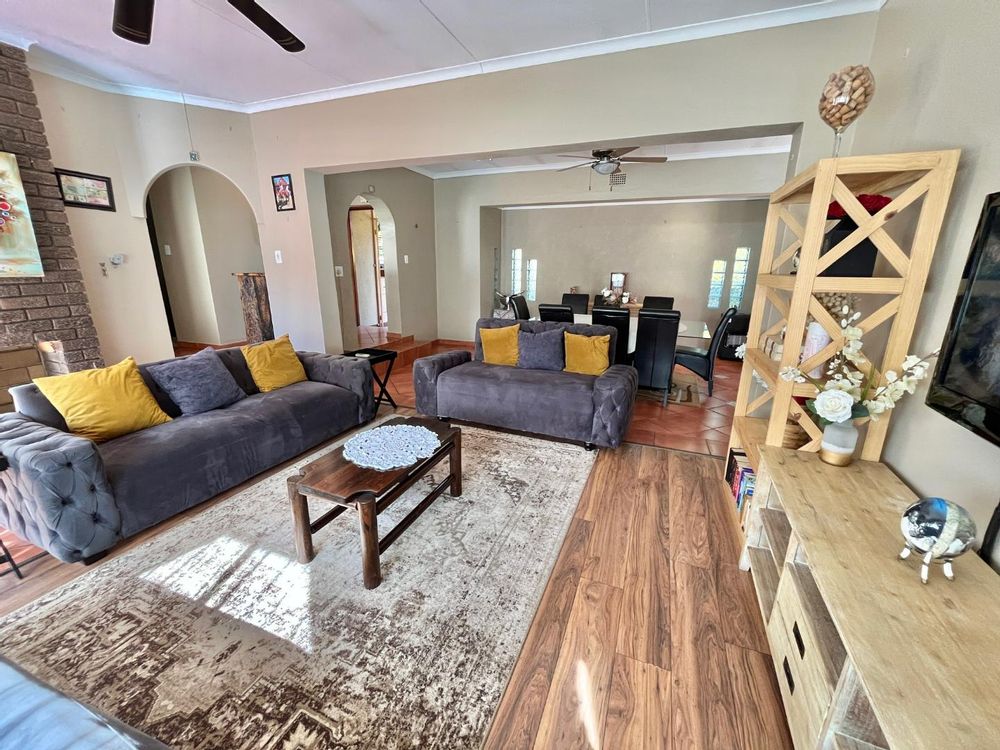 TV ROOM