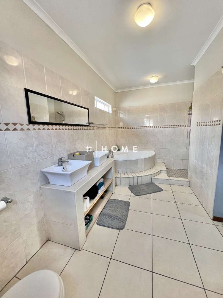 Main bedroom full ensuite