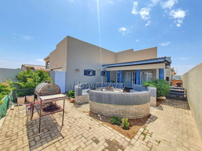 Henties Bay Central House For Sale: 4 Bedrooms, BBQ areas, double garage, secure.