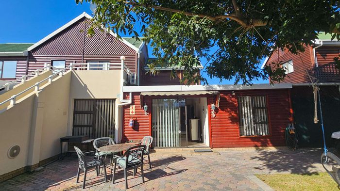 Hartenbos Central Cluster For Sale: 3 beds, pool, tennis court, near beach.