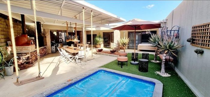 Property #2418270, Townhouse Rental Monthly in Klein Windhoek