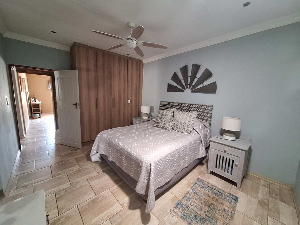 2nd bedroom en-suite