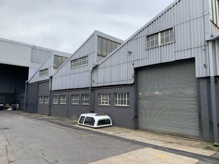Industrial Unit To Rent in Elsies River Central with 24-hour security and super link access.