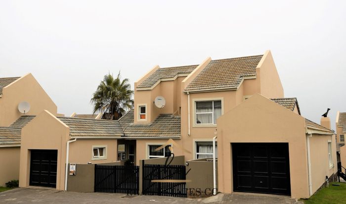 Property #2108562, Townhouse for sale in Long Beach