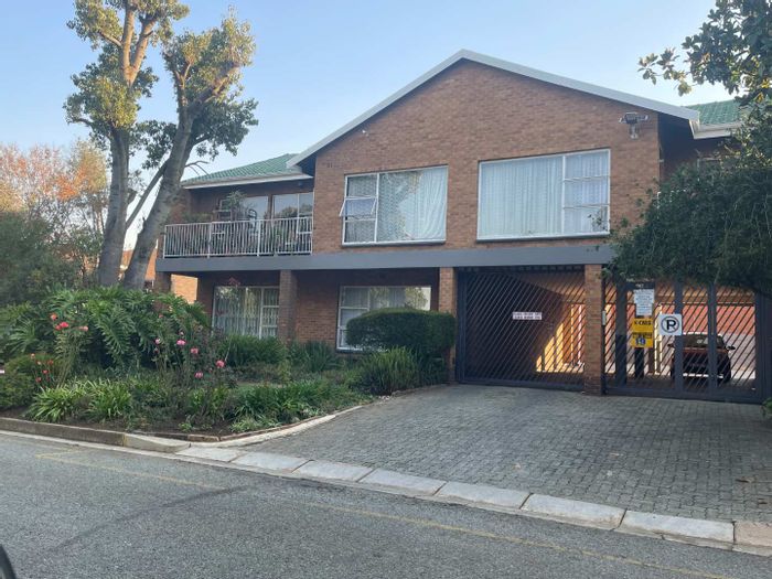 Rynfield Apartment For Sale: 1 Bed, Secure Living, Open Parking, Renovated Space.