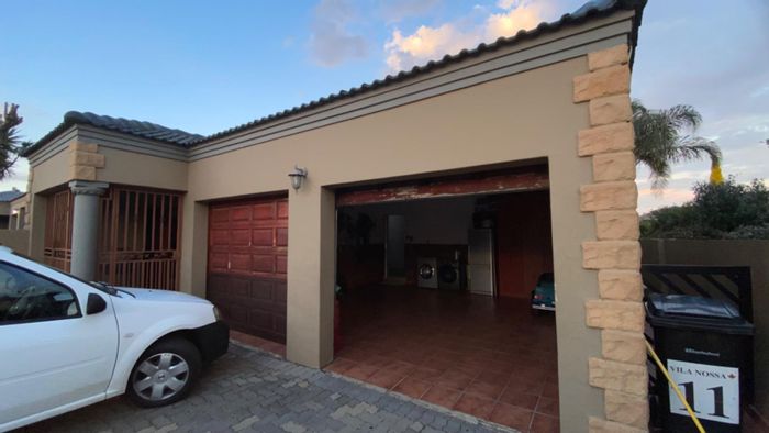 Property #2228581, Townhouse for sale in Boksburg Central