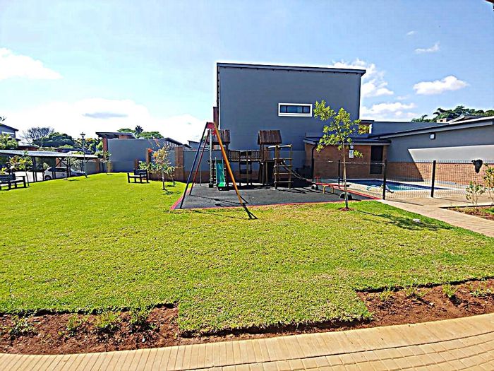 To Rent: 2-Bedroom Apartment in Montana with clubhouse, pool, and 24-hour security.