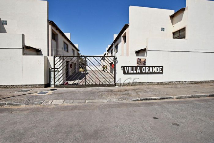 Property #2002392, Townhouse for sale in Walvis Bay Central